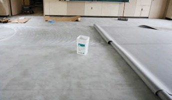 タイル・カーペット撤去後