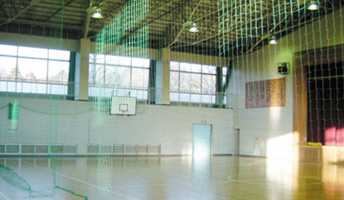 体育館仕切りネット交換