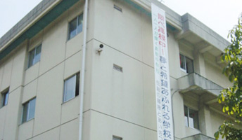 垂れ幕昇降機製作取り付け後